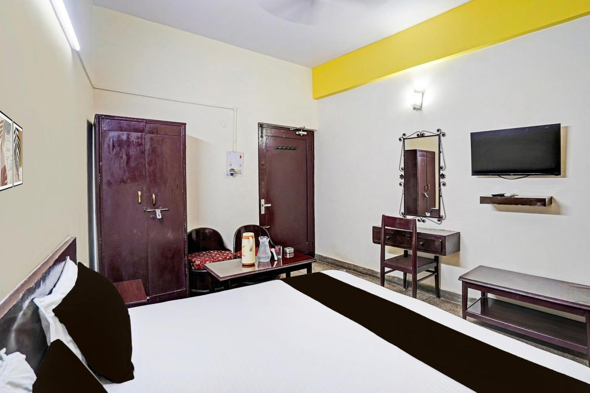 Hotel O Raj Mahal Kanpur Buitenkant foto
